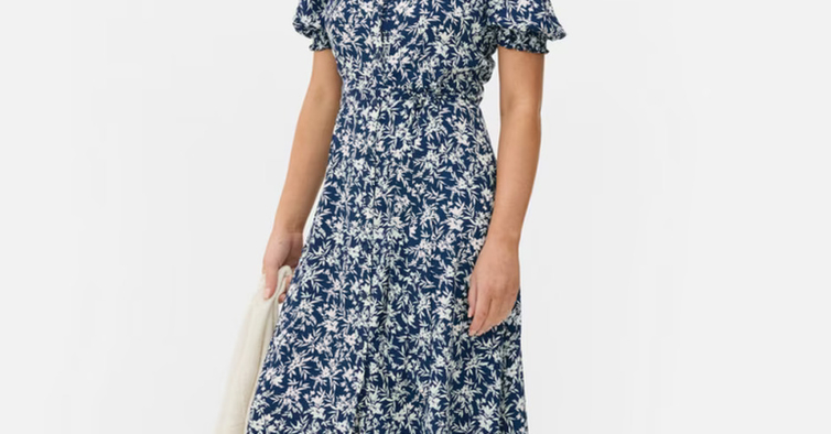 Vestido camiseiro midi floral (22€)