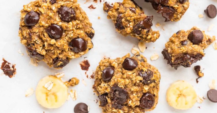 Bolachas de banana e aveia